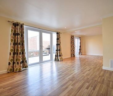 4 bedroom terraced house to rent - Photo 1