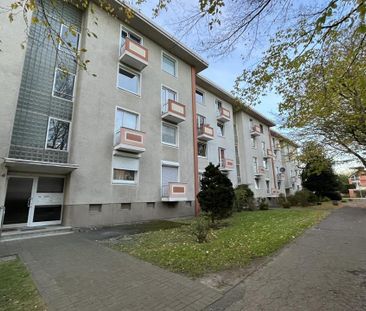 **Was will man mehr? +Balkon +frisch gestrichen +neuer Laminat +neu... - Photo 1