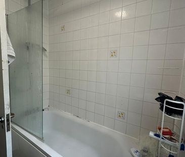 Room in a Shared House, York Road, N11 - Photo 6