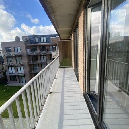 GERENOVEEERD Appartement 3e verdiep in hartje Sint-Kruis met autostandplaats - Foto 1