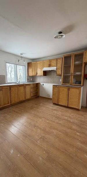 4½ + Grenier $1750.00 Avec Stationnement - Photo 1