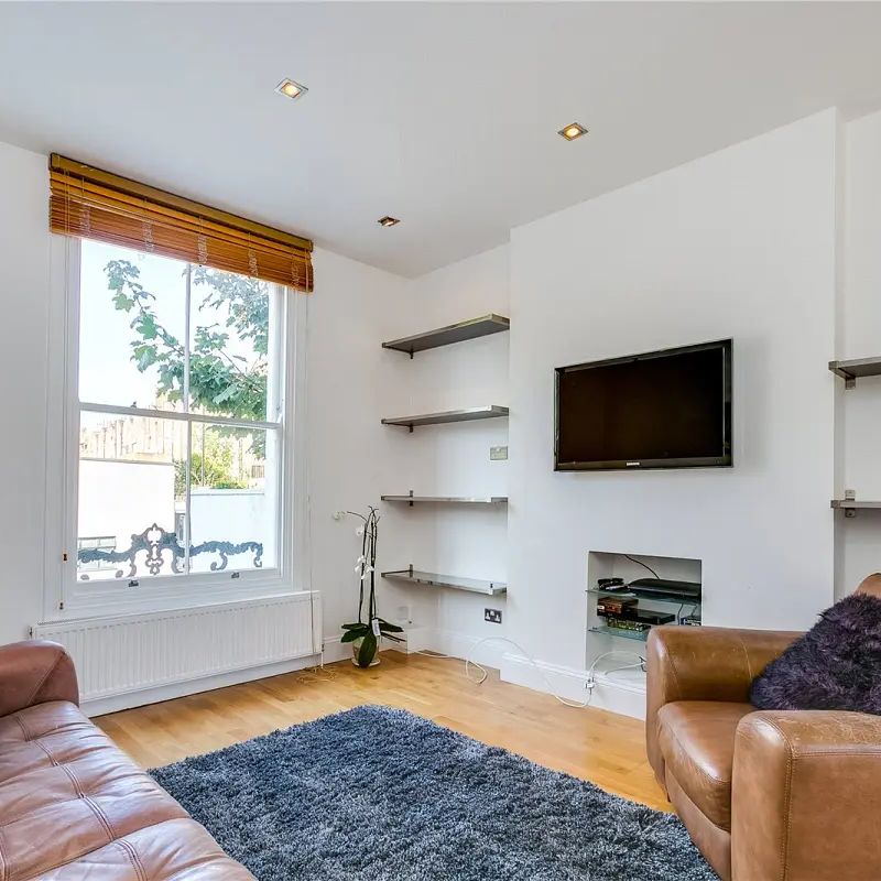 2 bedroom maisonette in Islington - Photo 1