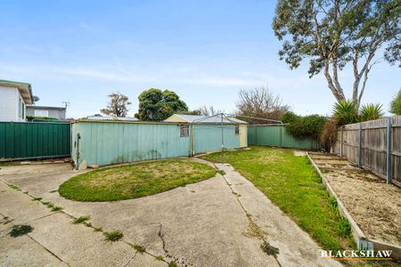 "Family-Friendly Home in Prime Karabar Location " - Photo 3