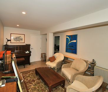 Trendy Apartment Living - Photo 6