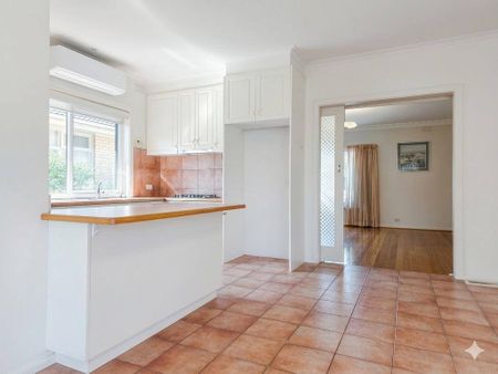 Available Now - Charming 3-Bedroom Family Home in Prime Cheltenham Location - Photo 4