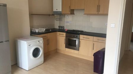 2 bedroom flat to rent - Photo 4