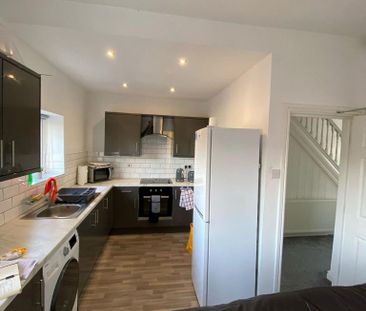 4 bedroom house of multiple occupation to rent - Photo 6