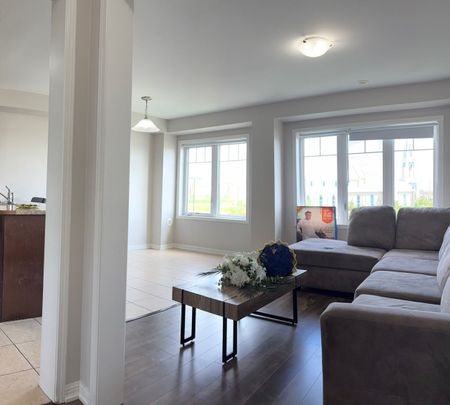 For Lease - 3 Vanhorne Close, Brampton, Ontario - Photo 3