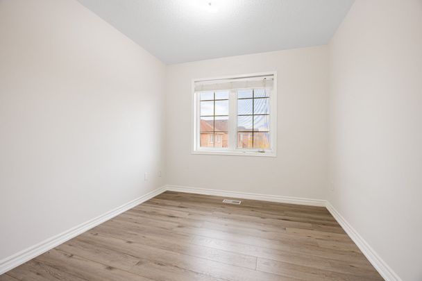 For Lease - 3356 Redpath Circle, Mississauga, Ontario - Photo 1