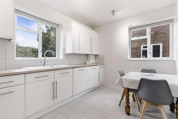 Chestnut Road, Raynes, SW20 - Photo 1