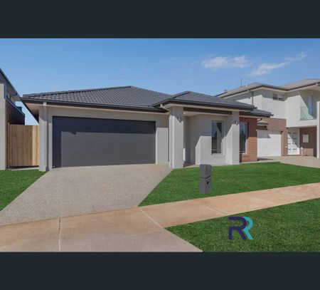 9 Larneuk Drive, Cobblebank, Vic 3338 - Photo 3