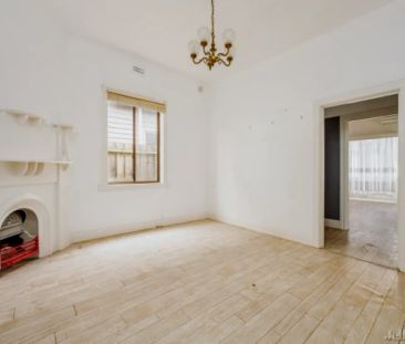 3 Bed, 1 Bath - Photo 2