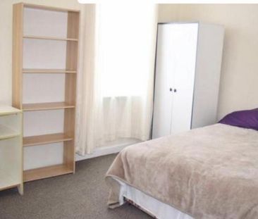 4 bedroom house share to rent - Photo 3