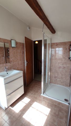 Location Maison 5 pièces 148m² ST SAUVANT 86600 - Photo 5