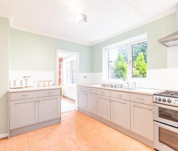 2 bedroom semi-detached house to rent - Photo 3