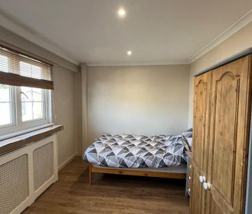 1 bedroom in a house share to rent - Photo 6