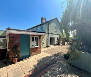 2 bedroom semi-detached house to rent - Photo 6