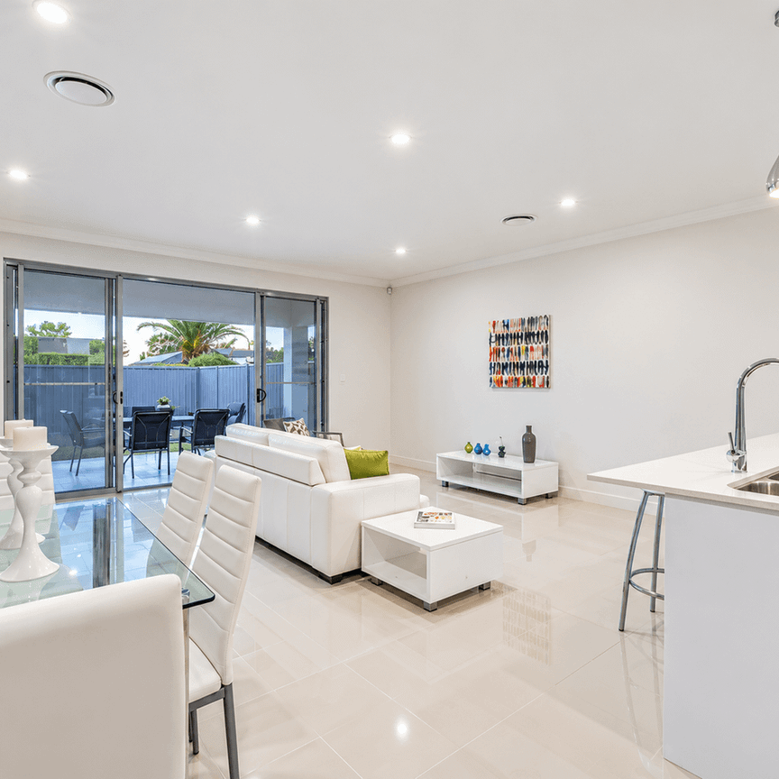 Lovely Modern Family Home in Highly Desirable Central Location - Photo 1