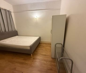Room in a Shared House, St Stephen's Road, E6 - Photo 3