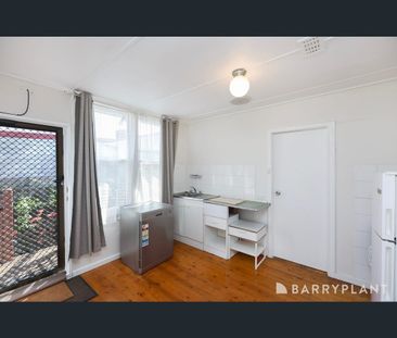 5A Taunton Street, Sunshine, Vic 3020 - Photo 4