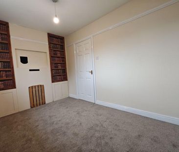 2 bedroom end of terrace house to rent - Photo 2