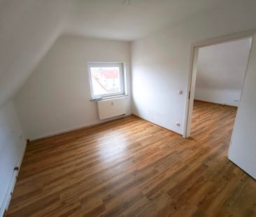 Gemütliche Dachgeschosswohnung in ruhiger Umgebung! - Photo 3