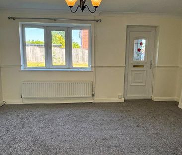 3 bedroom detached house to rent - Photo 2