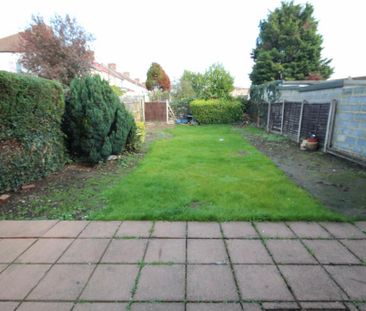 4 bedroom semi-detached house to rent - Photo 4