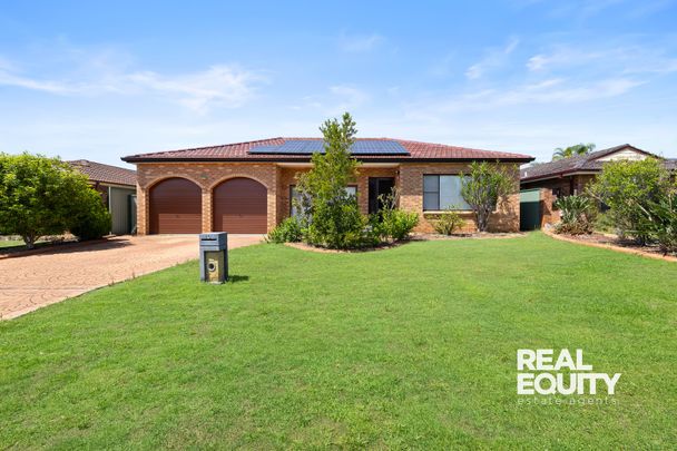 10 Banbury Crescent, Chipping Norton NSW 2170 - House For Rent | Domain - Photo 1