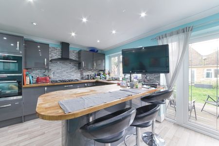 Room in a Shared House, Willoughby Lane, N17 - Photo 2