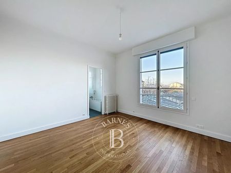 Appartement • Notre Dame, Versailles - Photo 2