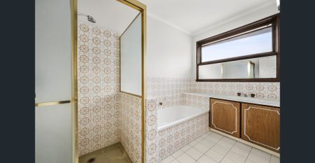 3 Bedroom Unit - 6 MONTH LEASE - Photo 4