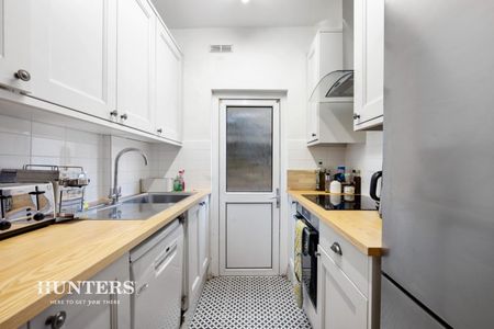 2 bedroom Flat To Let - Photo 4