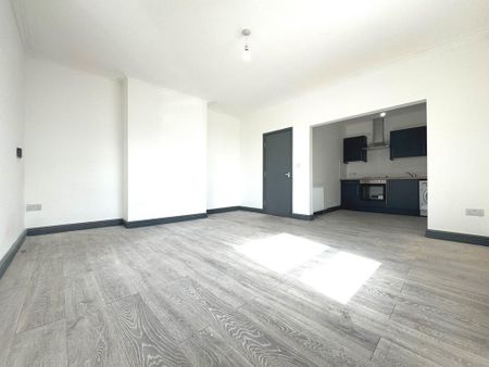 2 bedroom end of terrace house to rent - Photo 4