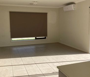Modern Four Bedroom Home - Photo 6