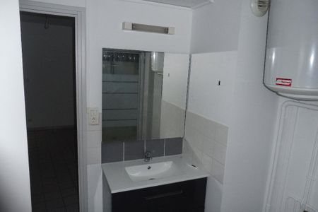 Location Appartement 2 pièces 35m² ANGOULEME 16000 - Photo 3