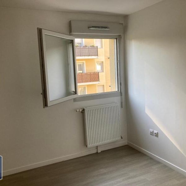 Location Appartement 2 pièces 47m² ST FARGEAU PONTHIERRY 77310 - Photo 1
