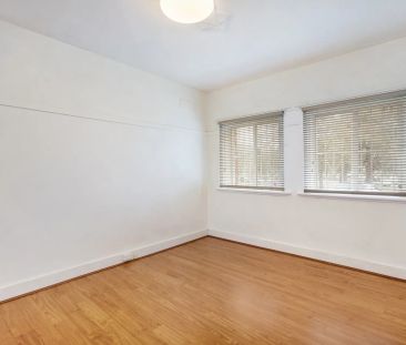 Ideally Positioned Apartment in Walk To Everything Location - Photo 5