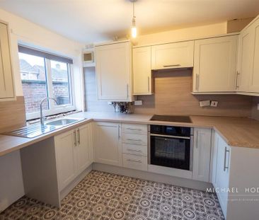 2 bedroom semi-detached house to rent - Photo 6