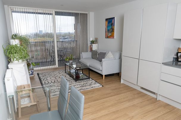 Room in a Shared Flat, Plough Lane, SW17 - Photo 1