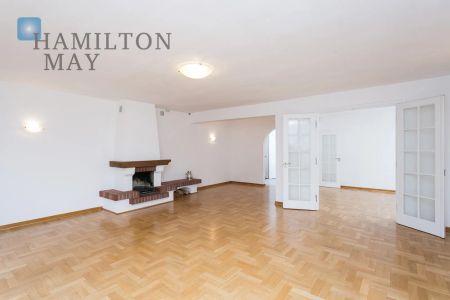 Przestronny dom do wynajęcia w starej części Wilanowa - Zdjęcie 2