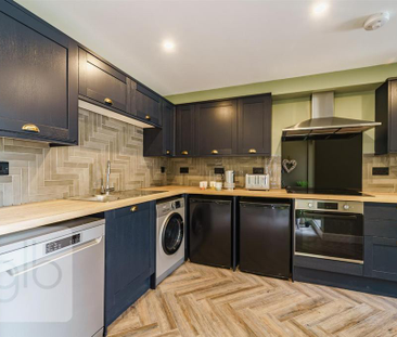 1 bedroom in a house share to rent - Photo 4