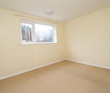 2 BED Flat To rent - Photo 2