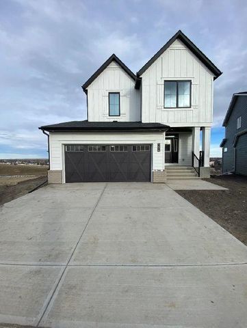 5 Bedroom 3 Bathroom House in Bayside Airdrie - SF257 - Photo 3