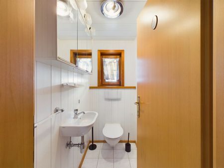 Großzügige 3,5-Zimmer-Etagenwohnung mit Garten, Loggien und Gartenhaus in Lustenau! - Photo 4