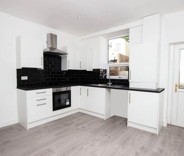 3 bedroom House To Let Total Size: 905 SQ FT - Photo 5