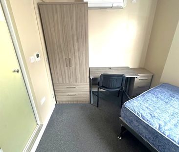 6 Bed Flat, Charles Street, BS1 - Photo 5