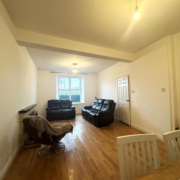 21 Main Street, Dundrum, BT33 0LU - Photo 1