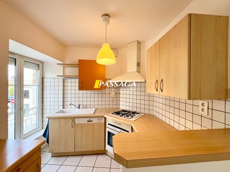 Location Appartement 5 pièces 112m² - Photo 2
