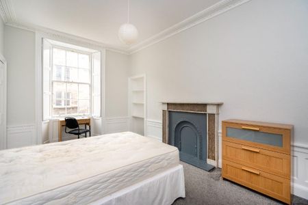 3 bedroom flat to rent - Photo 3